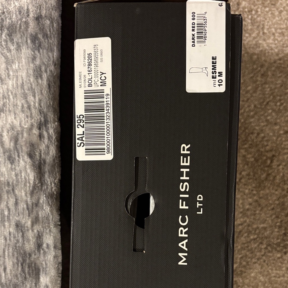 Marc Fisher LTD Melesmee Burgundy Tall Boots Pointed Toe Heel Size 10 E216 - Picture 8 of 8